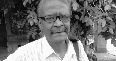 إبراهيم ميرغني… رحيل الصوت الهادئ الذي كان يُنصت للوطن قبل أن يكتب عنه